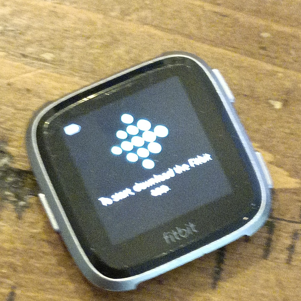 Fitbit Versa Smartwatch Face Silver FB505 Heart Rate Tracker ha